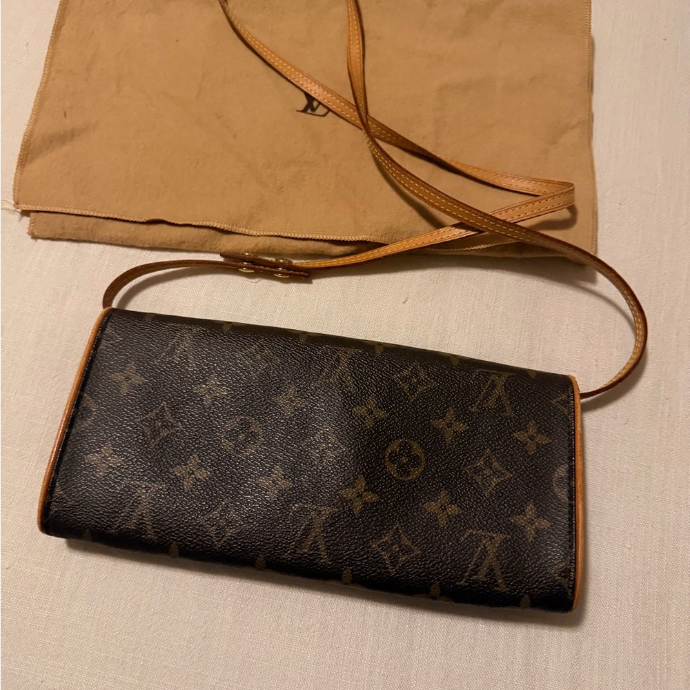 Louis Vuitton Brown Monogram Crossbody Wallet - Picture 9 of 16